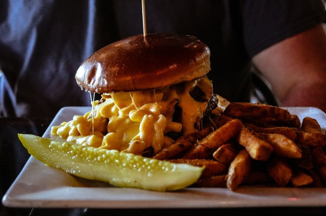mac_and_cheese_burger