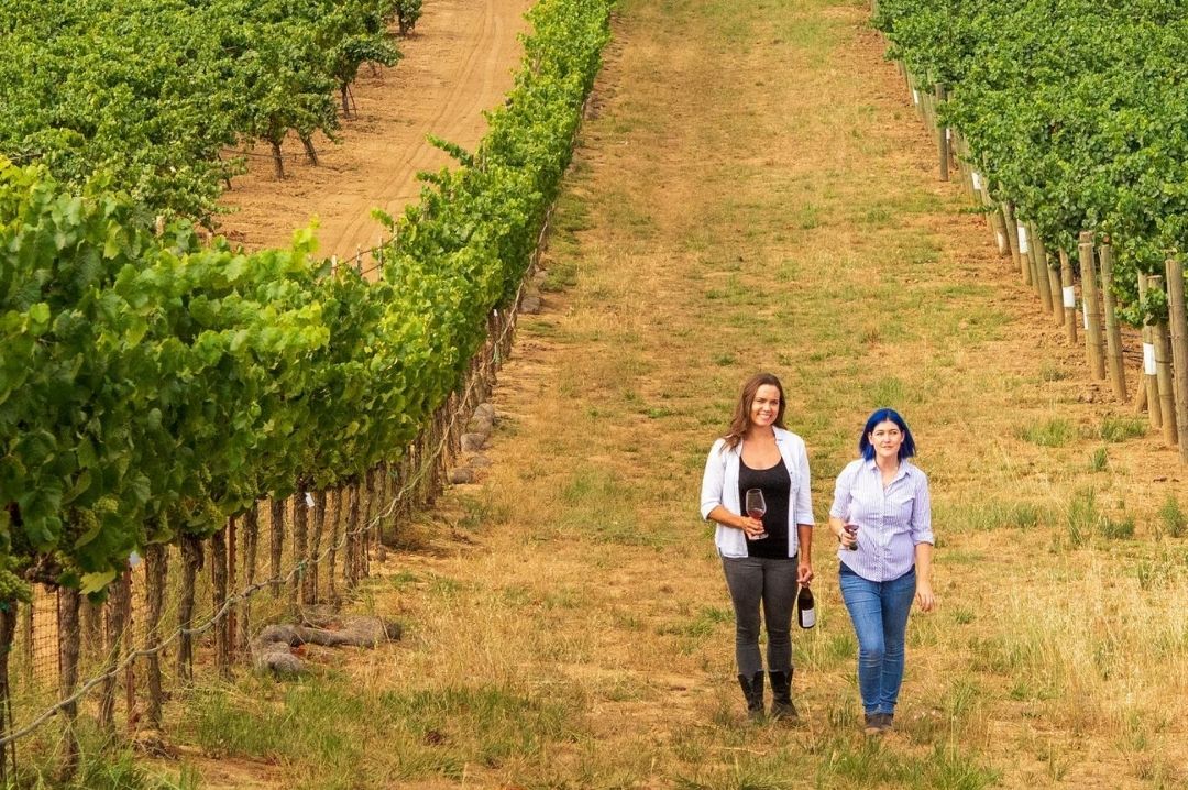 Natalie and Shania at the vineyards